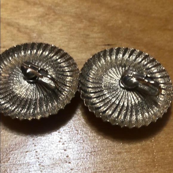 SALE Vintage Earrings - Picture 4 of 6